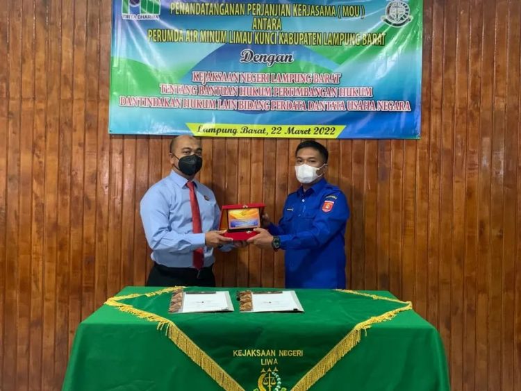 Kejari Lampung Barat MoU dengan PDAM Limau Kunci